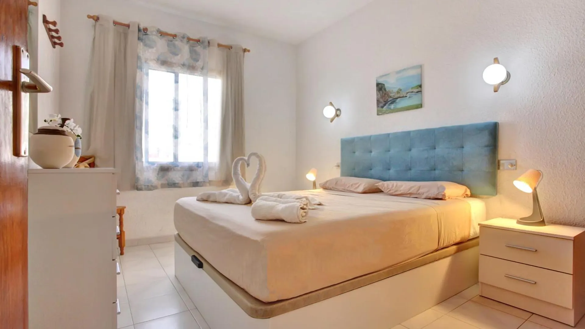 Апартаменты Atlantic Holidays, 170M From The Ocean Лос Кристианос