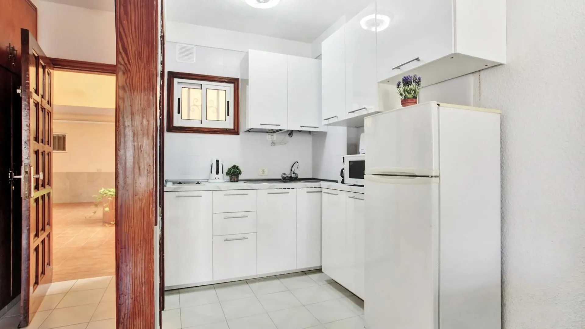 Appartement Atlantic Holidays, 170M From The Ocean à Los Cristianos